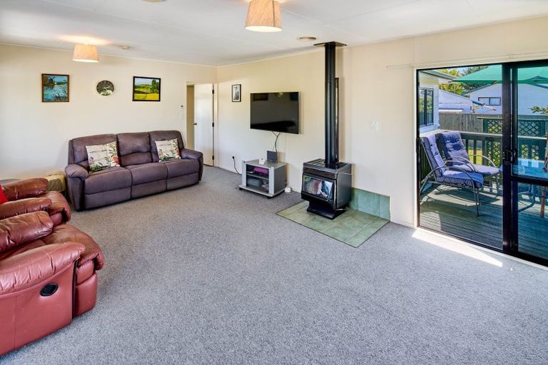 Photo of property in 8 Ross Grove, Paraparaumu, 5032