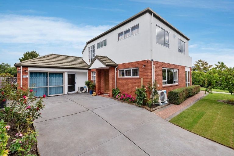 Photo of property in 33 Coniston Avenue, Ilam, Christchurch, 8041