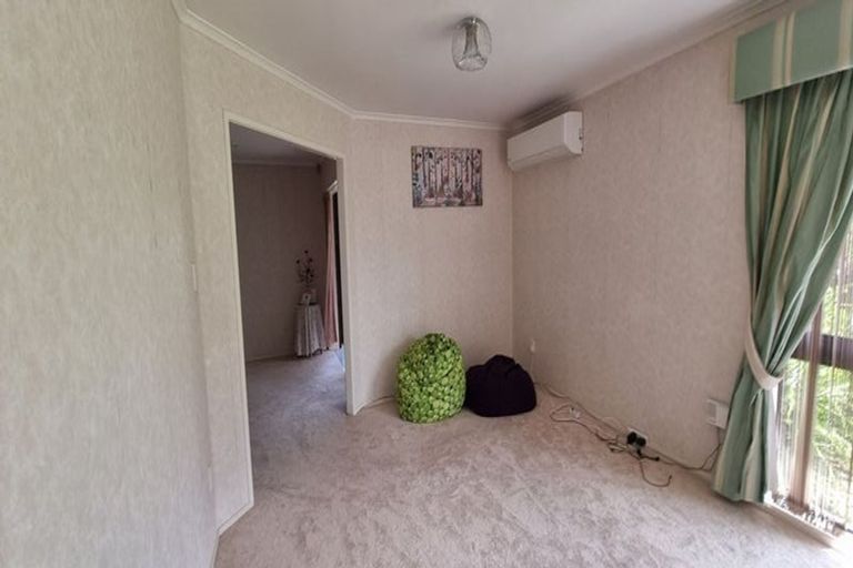 Photo of property in 6 Headcorn Place, Botany Downs, Auckland, 2010