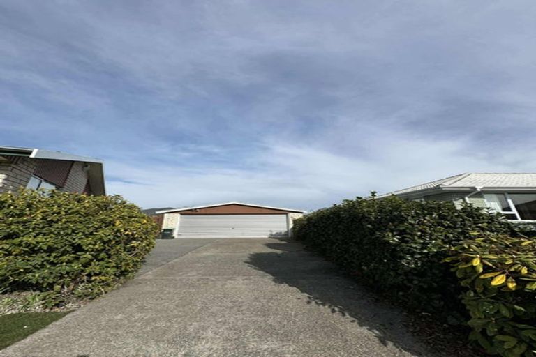 Photo of property in 17 Beeston Place, Redwood, Christchurch, 8051