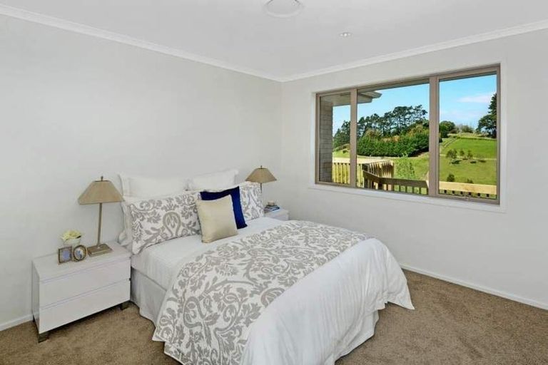 Photo of property in 262 Spur Road, Stillwater, Silverdale, 0993