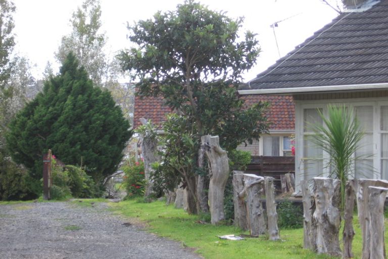 Photo of property in 13 Crocombe Crescent, Beach Haven, Auckland, 0626