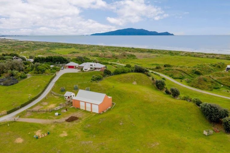 Photo of property in 276 Te Hapua Road, Te Horo, Otaki, 5581