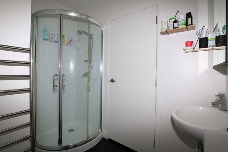 Photo of property in 2/53 Lancaster Road, Beach Haven, Auckland, 0626