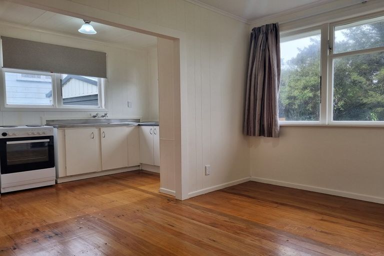 Photo of property in 1 Takapuwahia Drive, Takapuwahia, Porirua, 5022