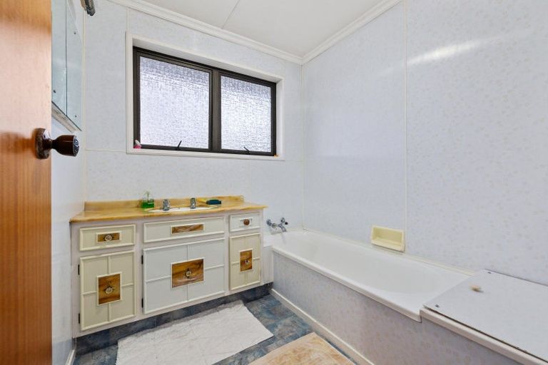 Photo of property in 17 Lane Place, Awapuni, Palmerston North, 4412