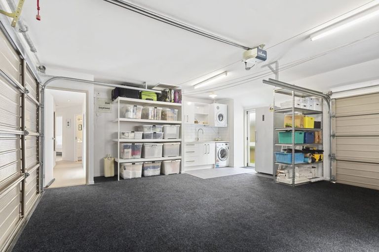 Photo of property in 17b Humphrey Kemp Avenue, Henderson, Auckland, 0612