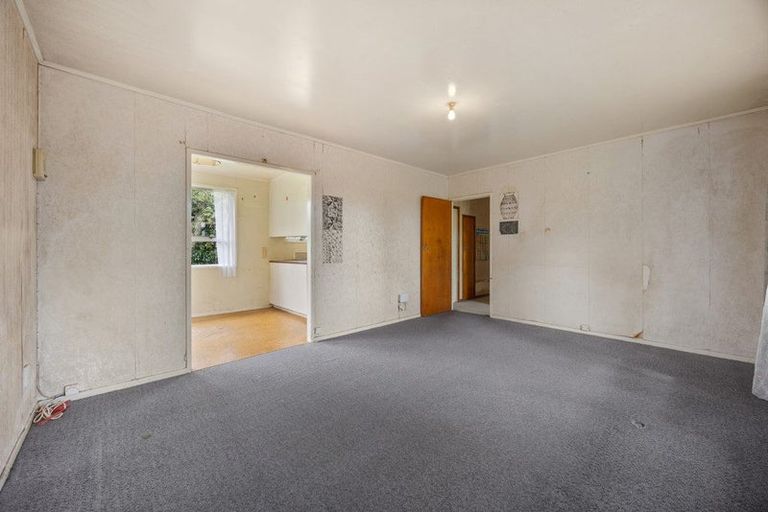 Photo of property in 9 Ascot Avenue, Henderson, Auckland, 0610