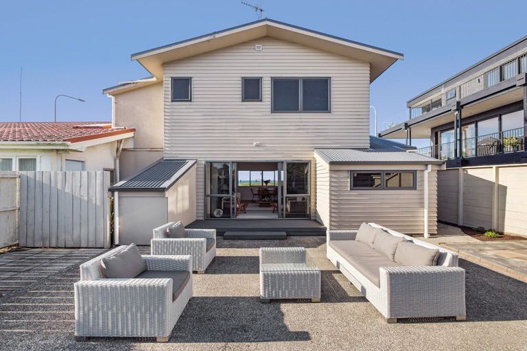 Photo of property in 208a Marine Parade, Mount Maunganui, 3116