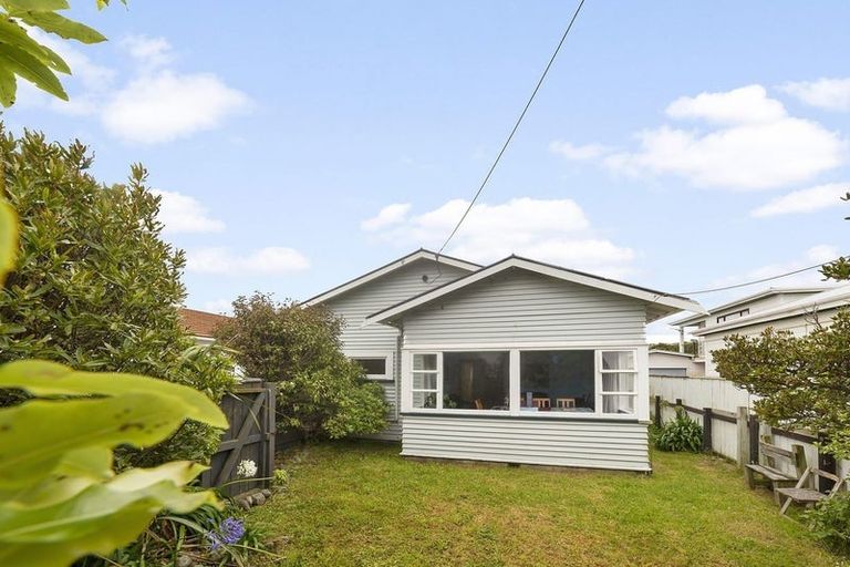 Photo of property in 34 Stone Street, Miramar, Wellington, 6022