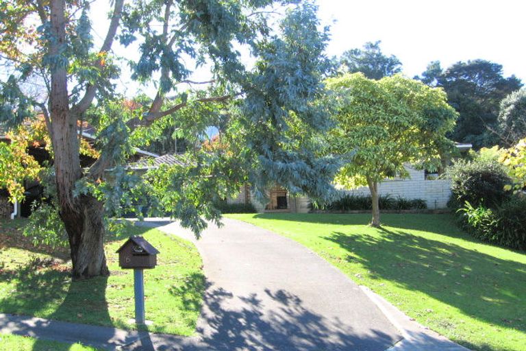 Photo of property in 16 Coromandel Crescent, Mairangi Bay, Auckland, 0630
