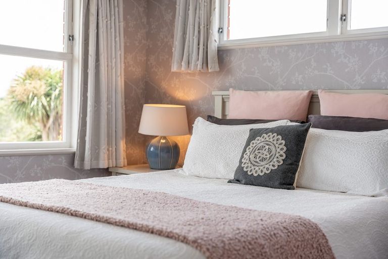 Photo of property in 180 Sandwich Road, St Andrews, Hamilton, 3200