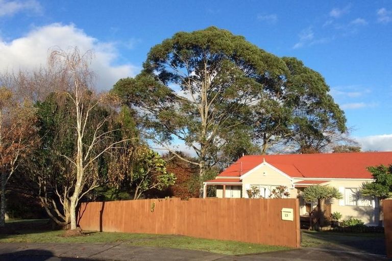 Photo of property in 13 Truscott Place, West Harbour, Auckland, 0618