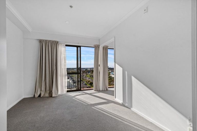 Photo of property in The Rennaissance, 5j/18 Ronwood Avenue, Manukau, Auckland, 2104
