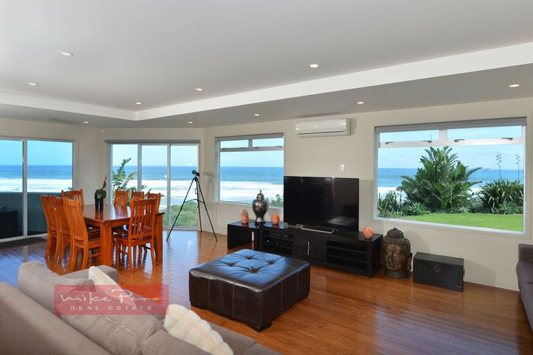 Photo of property in 20 Coates Avenue, Baylys Beach, Dargaville, 0377