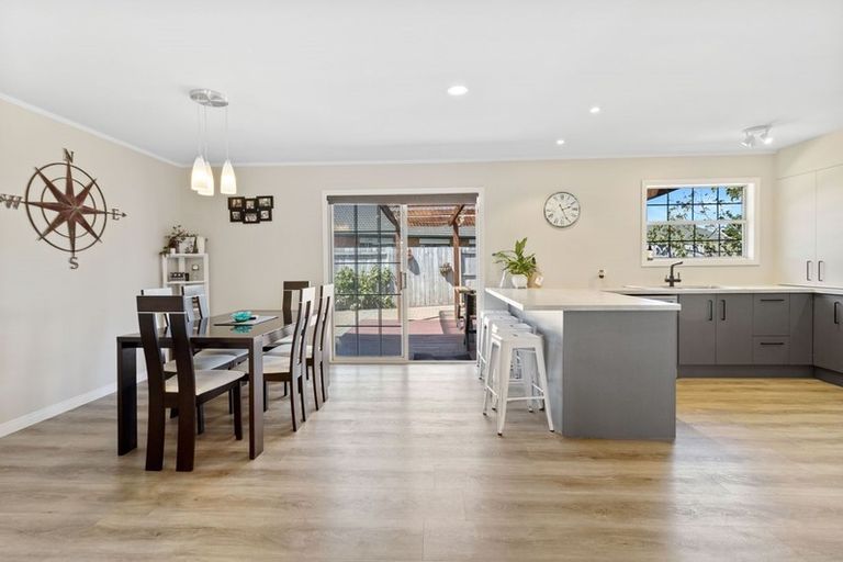 Photo of property in 14 Newfield Drive, Fairview Downs, Hamilton, 3214