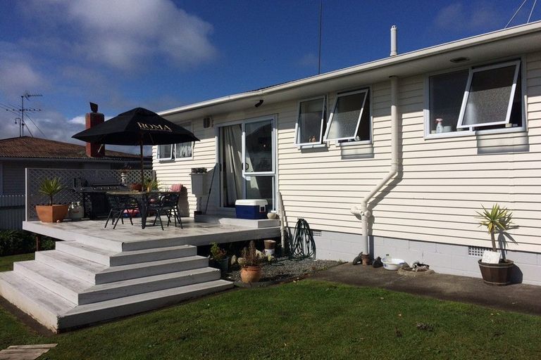 Photo of property in 36 Larne Avenue, Pakuranga Heights, Auckland, 2010