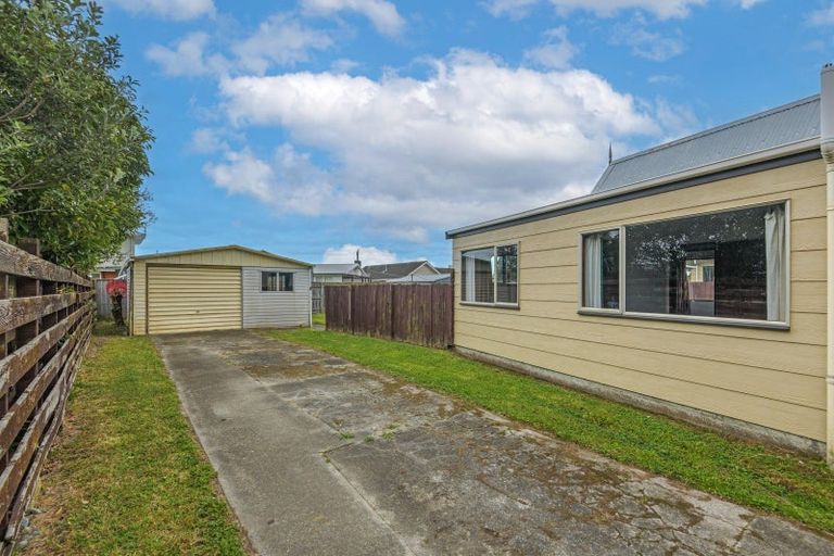 Photo of property in 28 Suzanne Grove, Kelvin Grove, Palmerston North, 4414