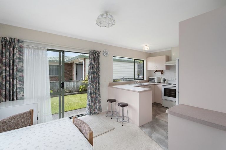 Photo of property in 2/219 Mangorei Road, Merrilands, New Plymouth, 4312