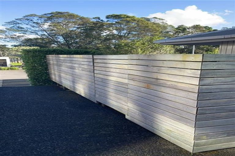 Photo of property in 8a/30 Westward Ho, Glen Eden, Auckland, 0602