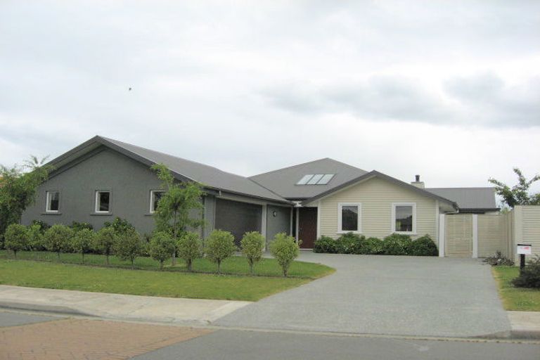 Photo of property in 13 Goodwood Close, Rangiora, 7400