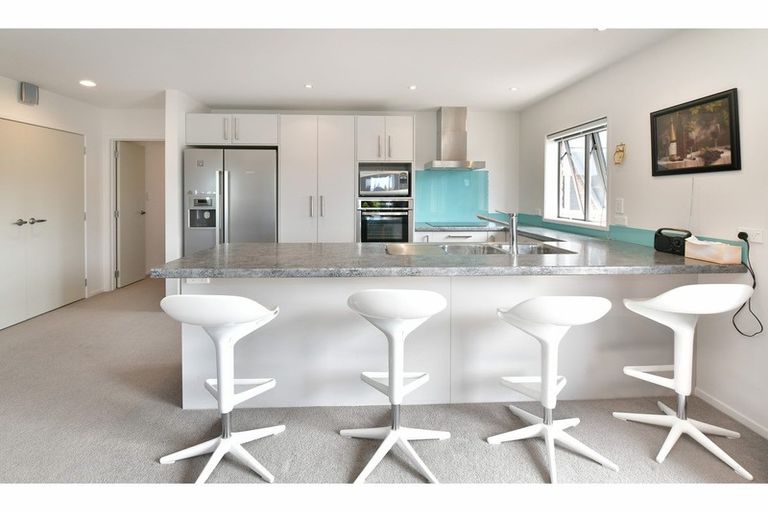 Photo of property in 8 Bayview Park Lane, Orewa, 0931