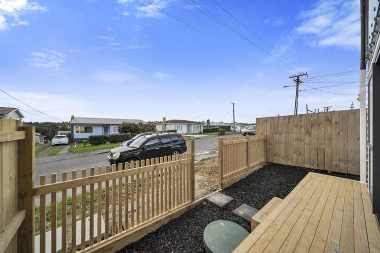 Photo of property in 1/17 Sunnyfield Crescent, Glenfield, Auckland, 0629
