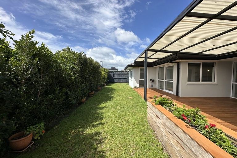 Photo of property in 14 Horokaka Place, Papamoa Beach, Papamoa, 3118