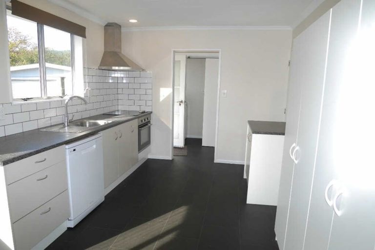 Photo of property in 32 Makarini Street, Paraparaumu, 5032