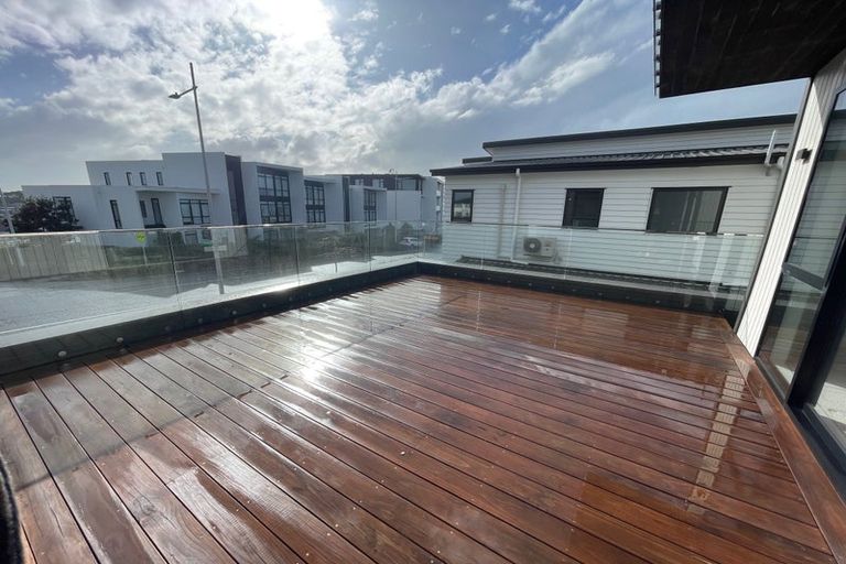Photo of property in 8 Cavalli Road, Long Bay, Auckland, 0630