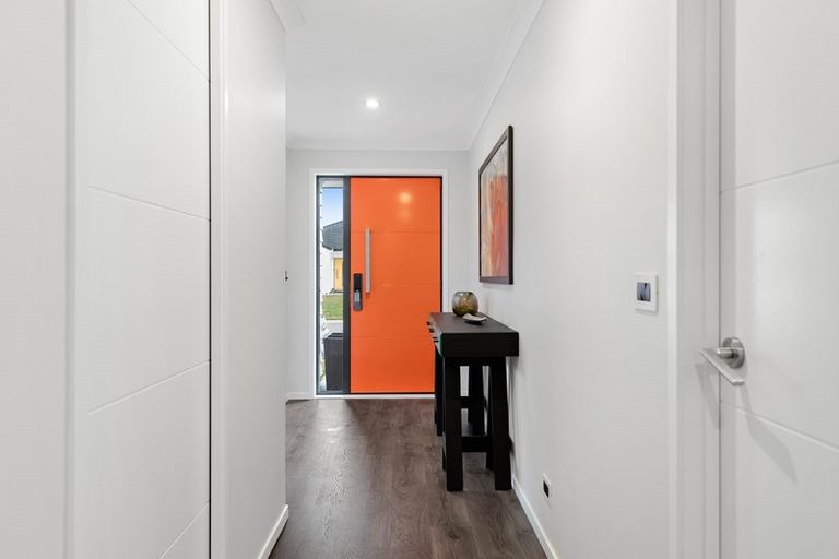 Photo of property in 8 Te Roera Place, Riverhead, 0820