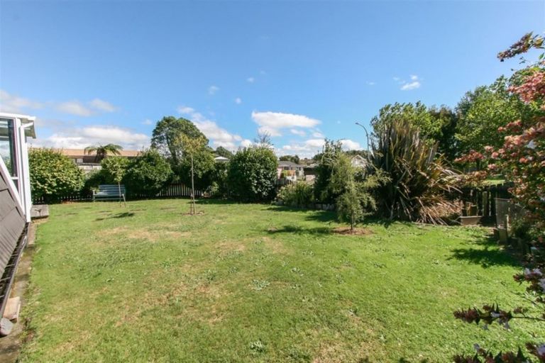 Photo of property in 27 Towai Street, Inglewood, 4330