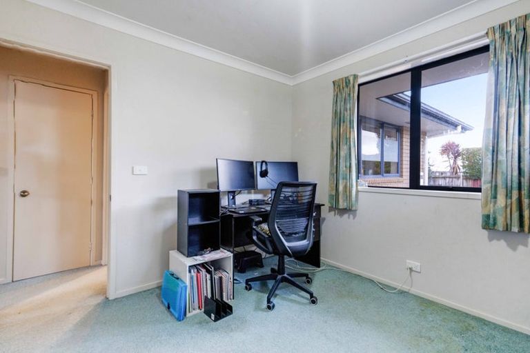 Photo of property in 5a Rewa Street, New Lynn, Auckland, 0600
