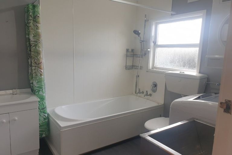 Photo of property in 15a Maple Grove, Kingston, Wellington, 6021