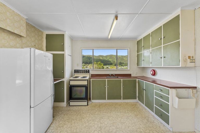 Photo of property in 7 Harlow Grove, Wainuiomata, Lower Hutt, 5014