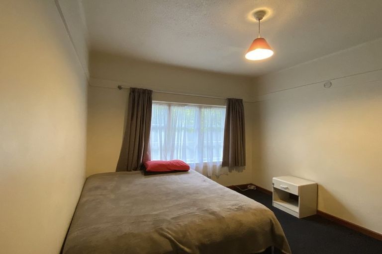 Photo of property in San Marino Apartments, 2/4 Oak Park Avenue, Te Aro, Wellington, 6011
