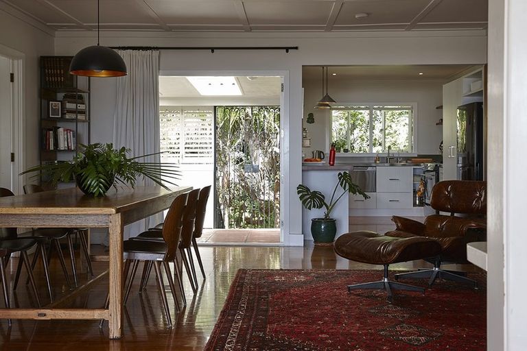 Photo of property in 72 Garden Road, Piha, New Lynn, 0772