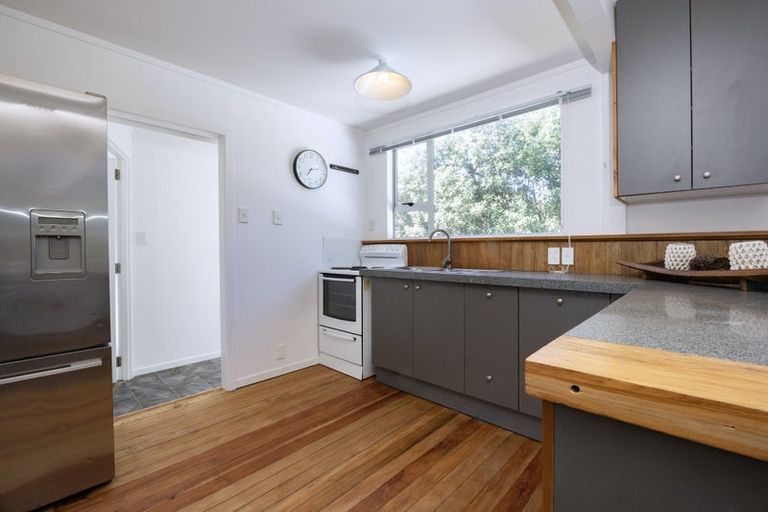 Photo of property in 95 Marine Parade North, Piha, New Lynn, 0772