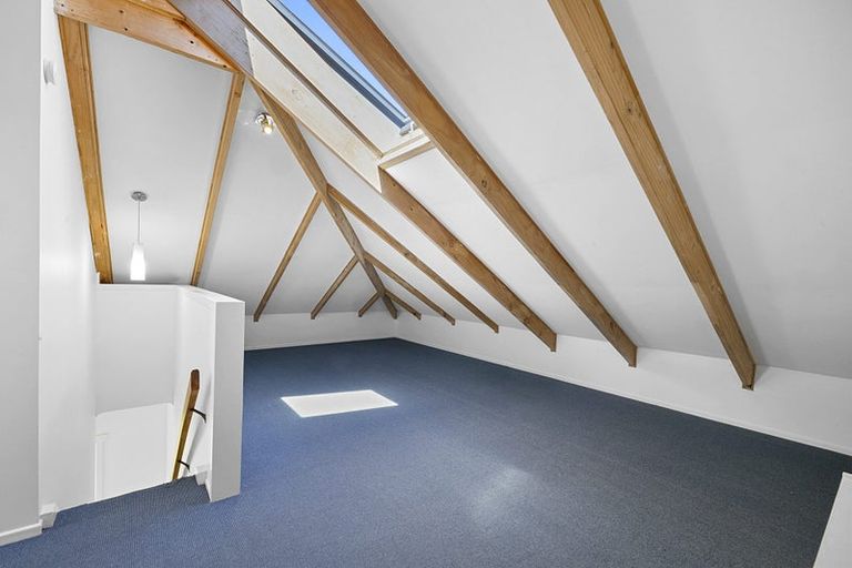 Photo of property in 56 Gilbert Street, New Plymouth, 4310