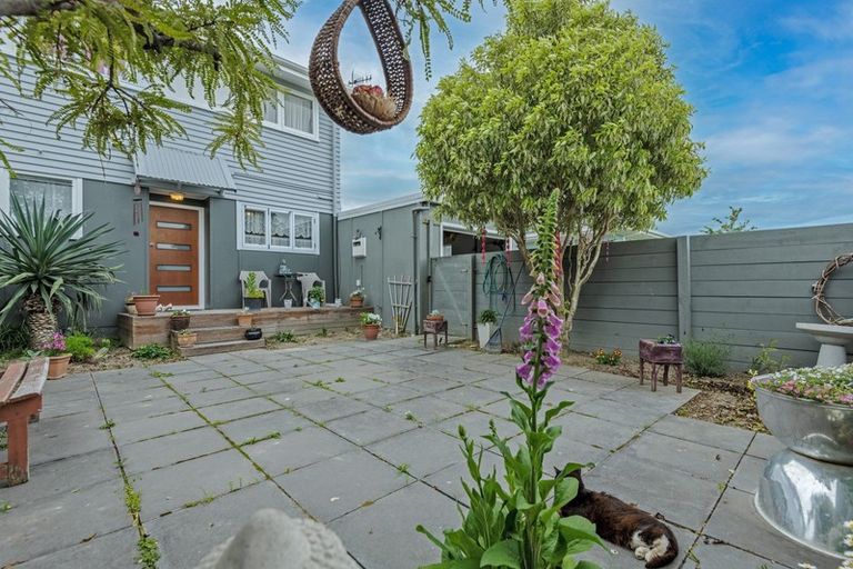 Photo of property in 24 Farnham Avenue, Highbury, Palmerston North, 4412