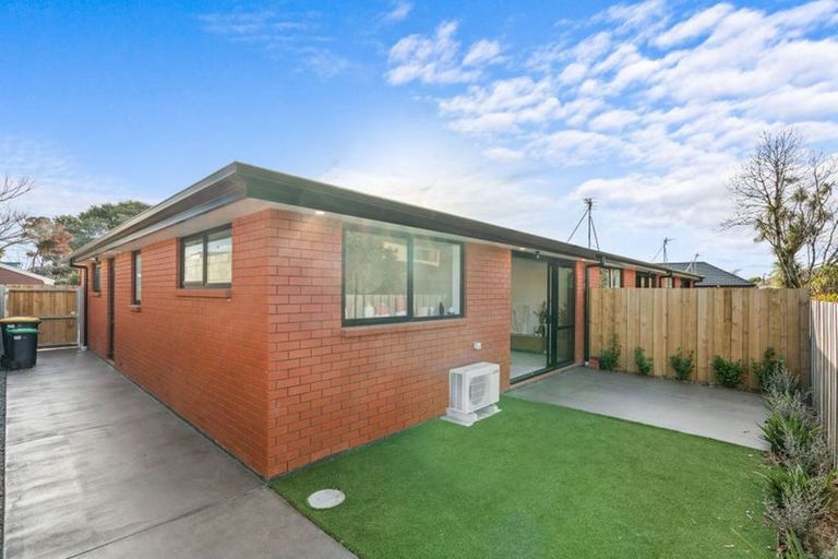 Photo of property in 6d Avonhead Road, Avonhead, Christchurch, 8042