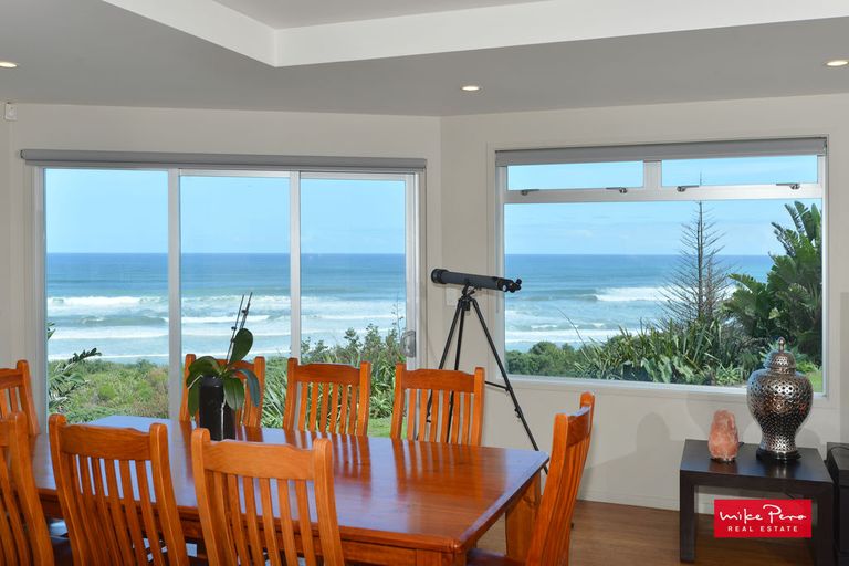 Photo of property in 20 Coates Avenue, Baylys Beach, Dargaville, 0377