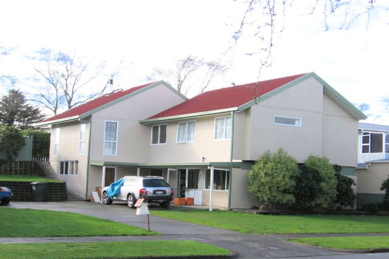 Photo of property in 20 Chilton Grove, Hokowhitu, Palmerston North, 4410