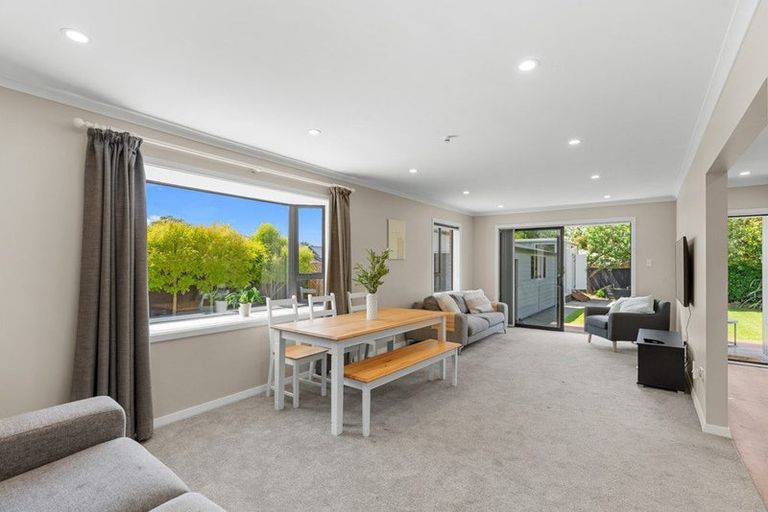 Photo of property in 17 Liverton Crescent, Bishopdale, Christchurch, 8053