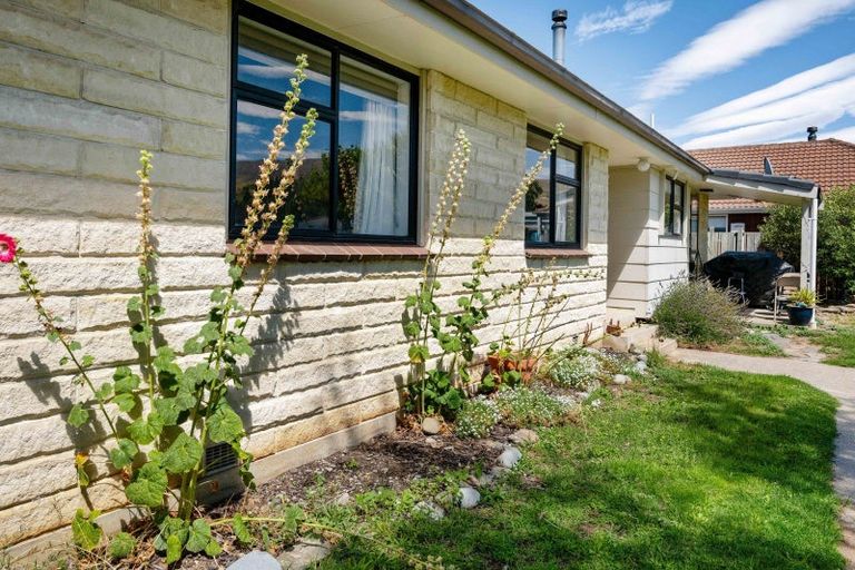 Photo of property in 5 Coach Court, Cromwell, 9310