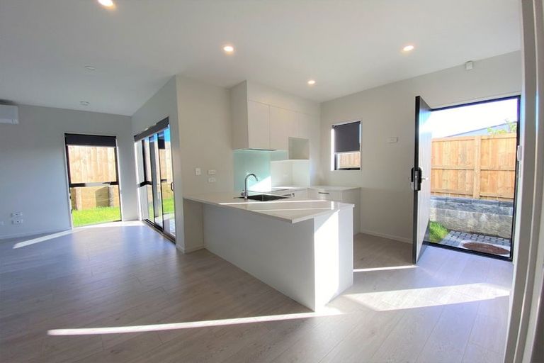 Photo of property in 7/39 Renata Crescent, Te Atatu Peninsula, Auckland, 0610