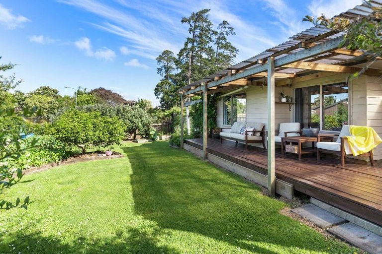 Photo of property in 10 Lutana Place, Burswood, Auckland, 2013