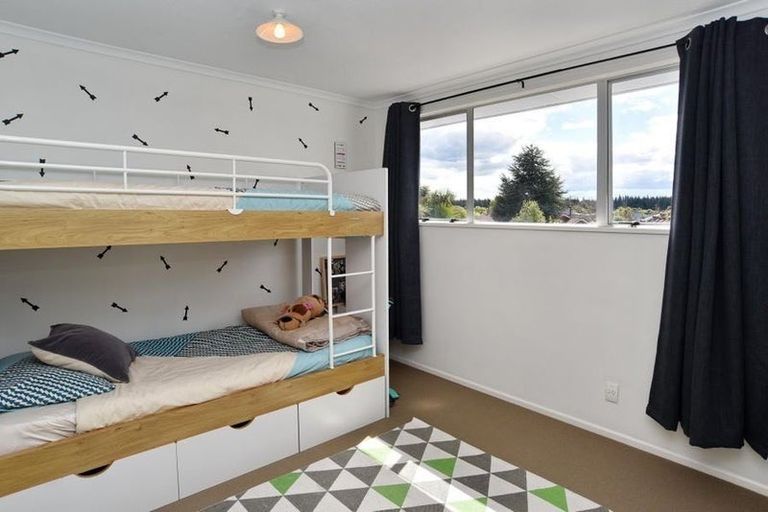 Photo of property in 209 Queenspark Drive, Parklands, Christchurch, 8083