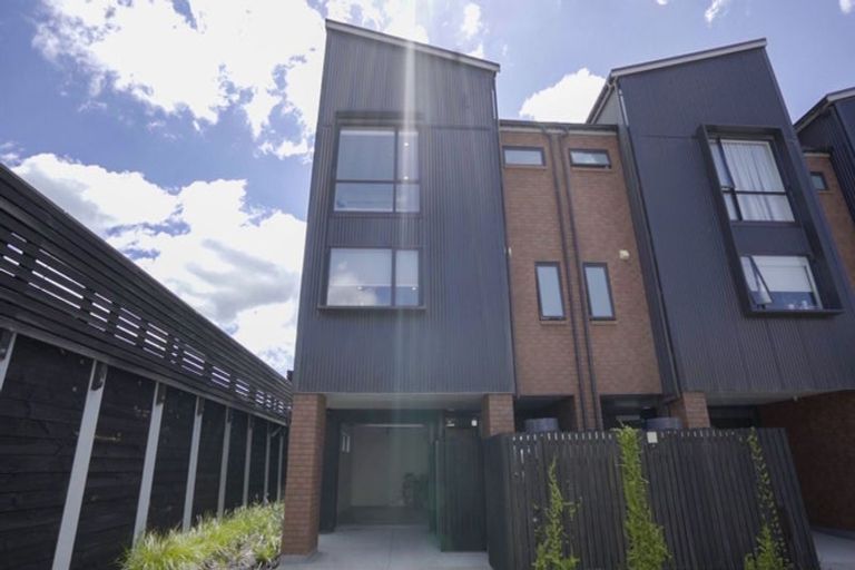 Photo of property in 463 Hobsonville Road, Hobsonville, Auckland, 0616