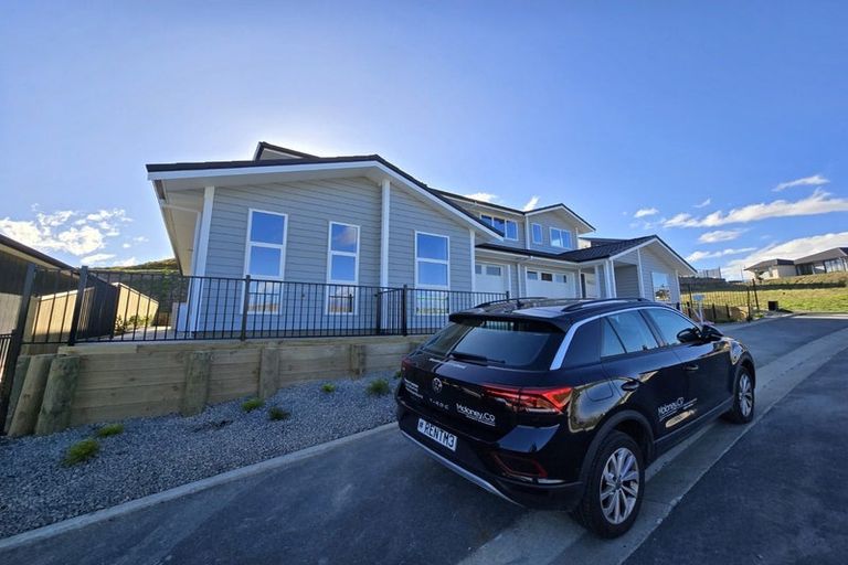 Photo of property in 6a Te Arapito Close, Aotea, Porirua, 5024